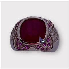 Lady's Silver Ring with Ruby Red Stone 5.3dwt Size:7